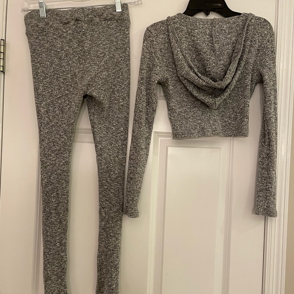 Fashion Nova Set - Picture 2 of 2